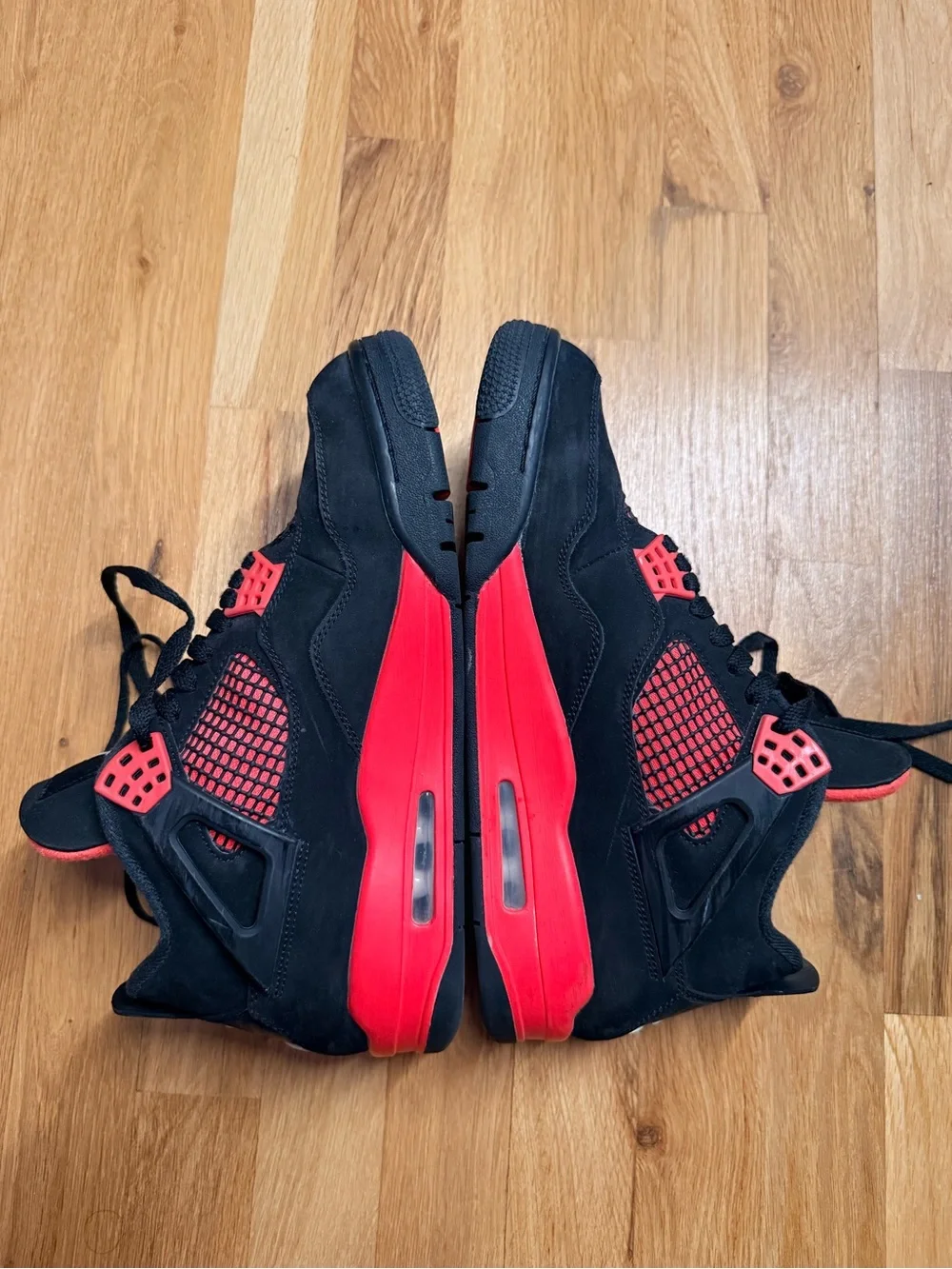 Jordan 4 retro  Red Thunder Men’s size 10